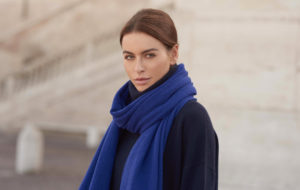 Travel Wrap sjaal Cosy Midnight Blue - sjaalmania.nl