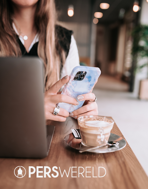 candycase-candy-marble-pink-iphone-hoesje