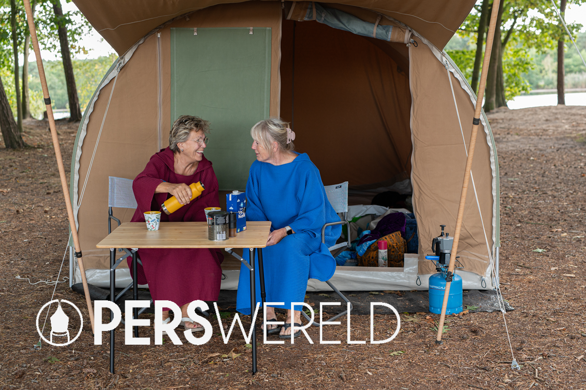 zeemeermantel-poncho-bordeaux-red-cobalt-blue