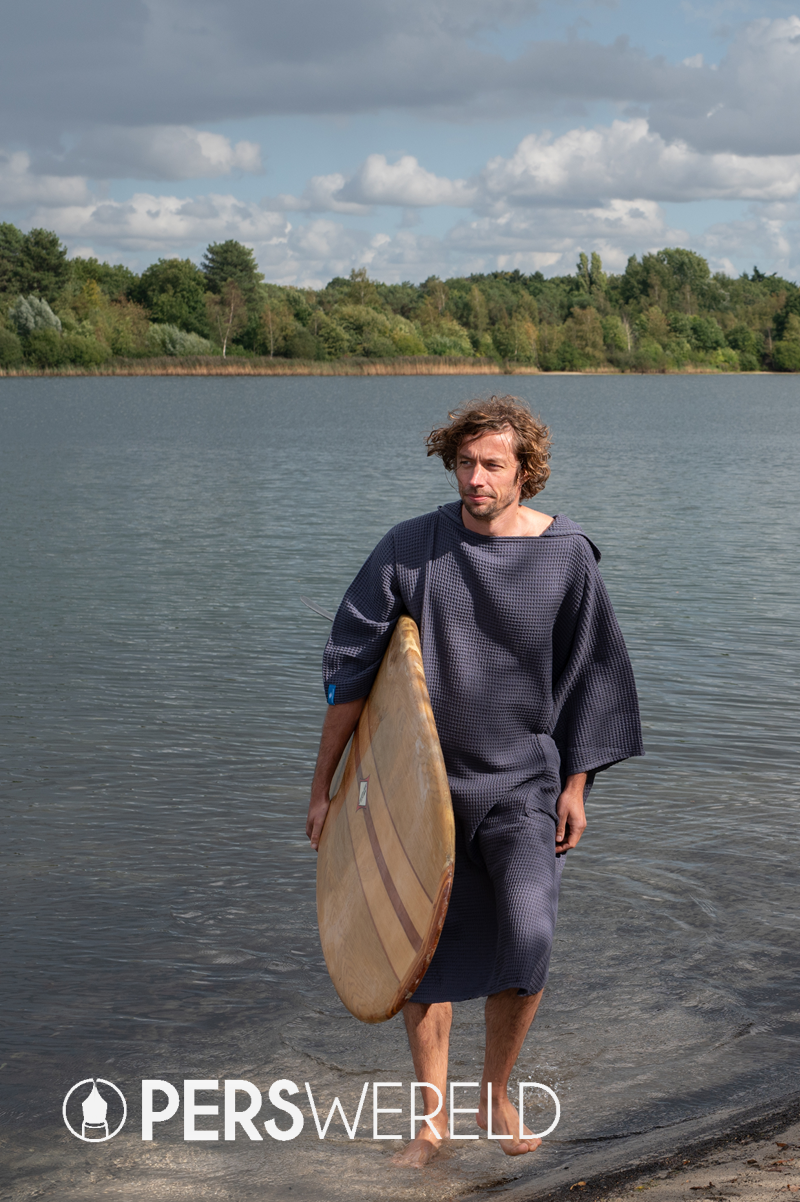 zeemeermantel-poncho-dark-grey